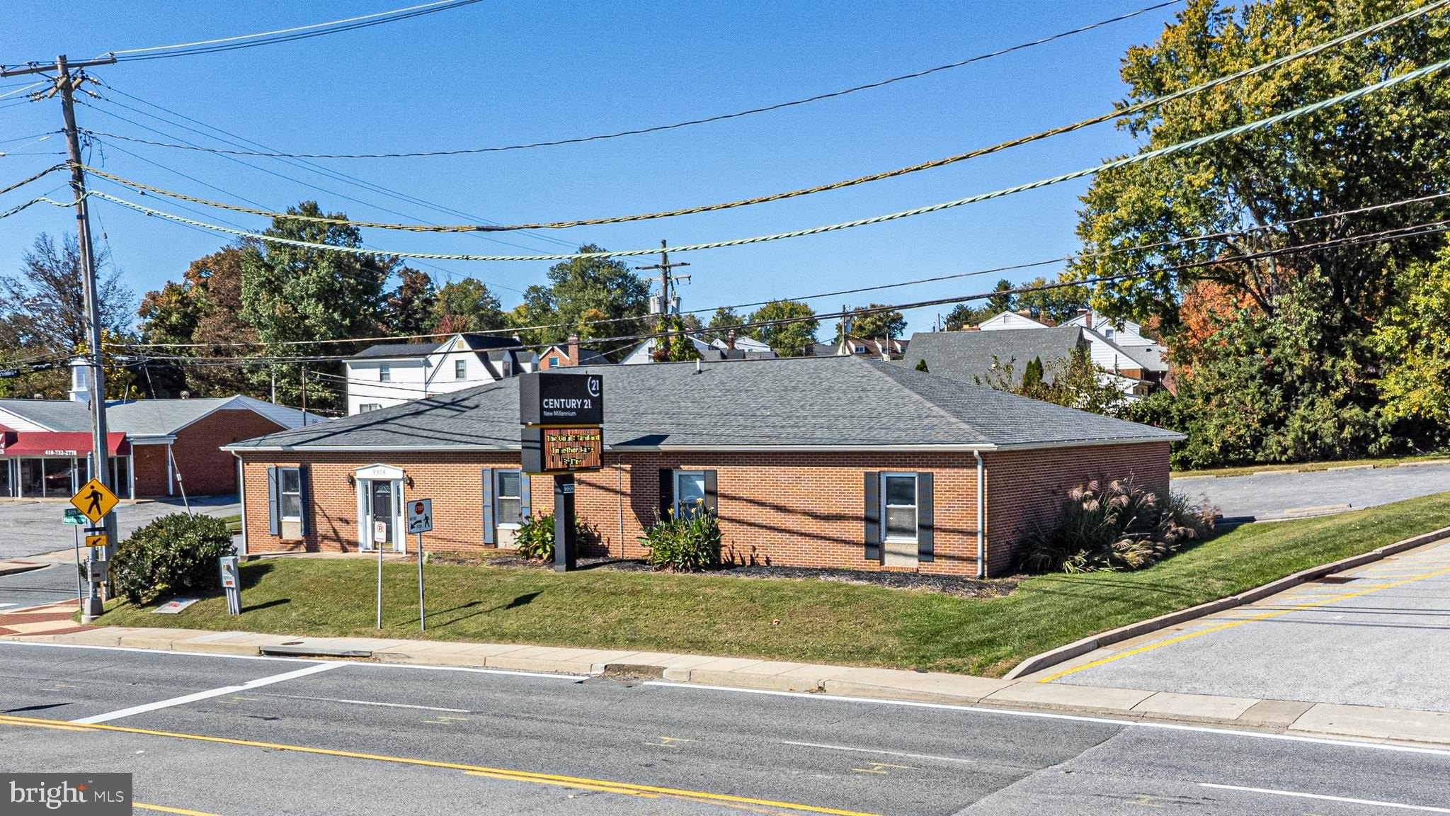 Currently Displayed Property Photo