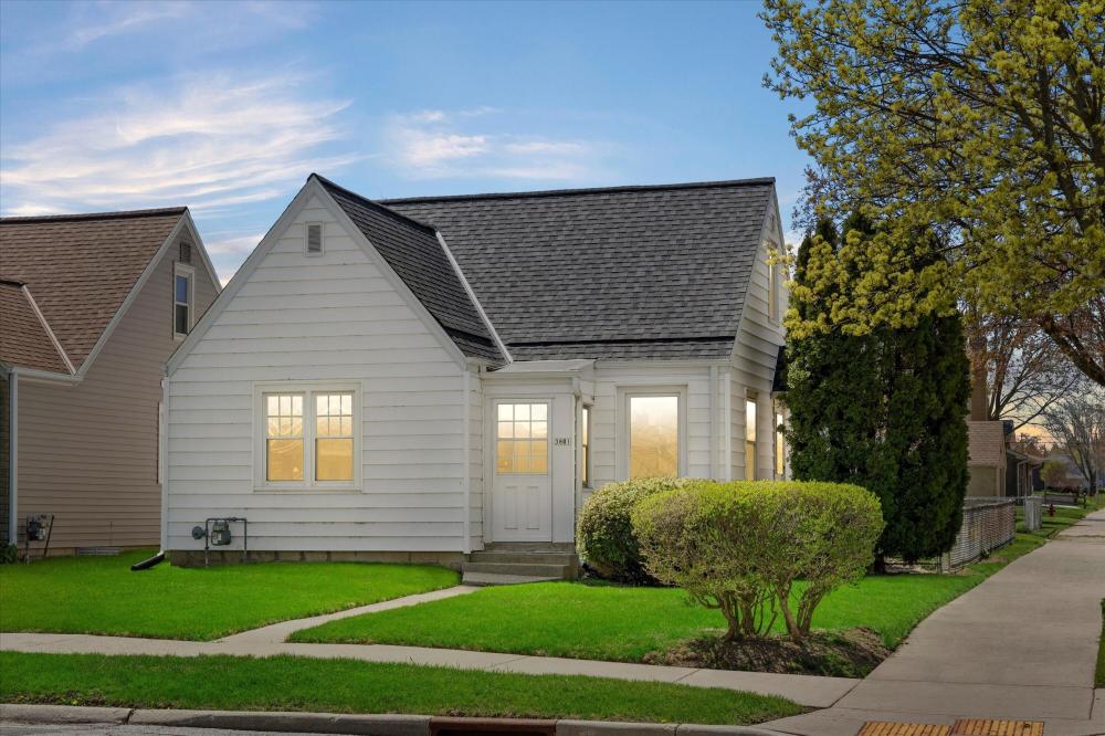Currently Displayed Property Photo