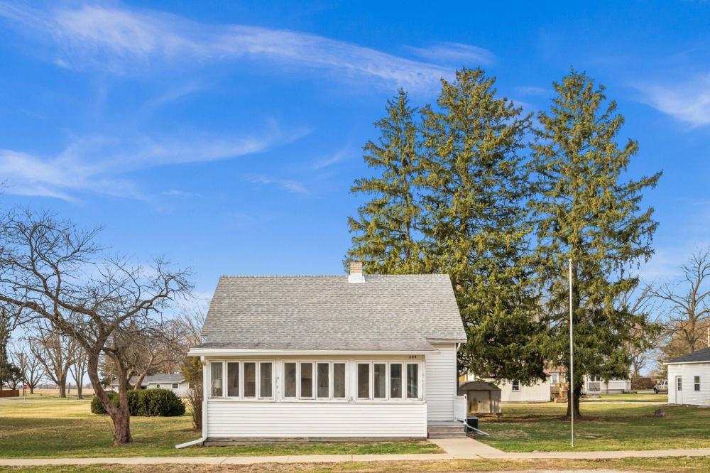 Currently Displayed Property Photo
