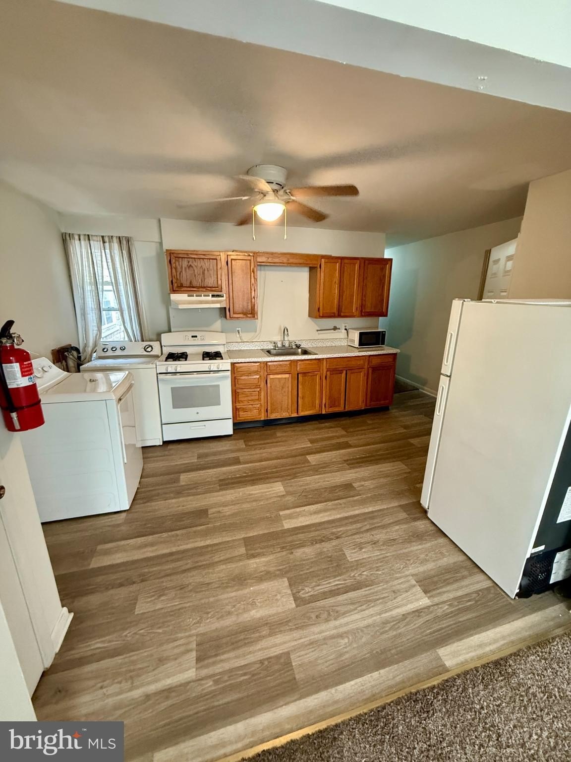 Currently Displayed Property Photo