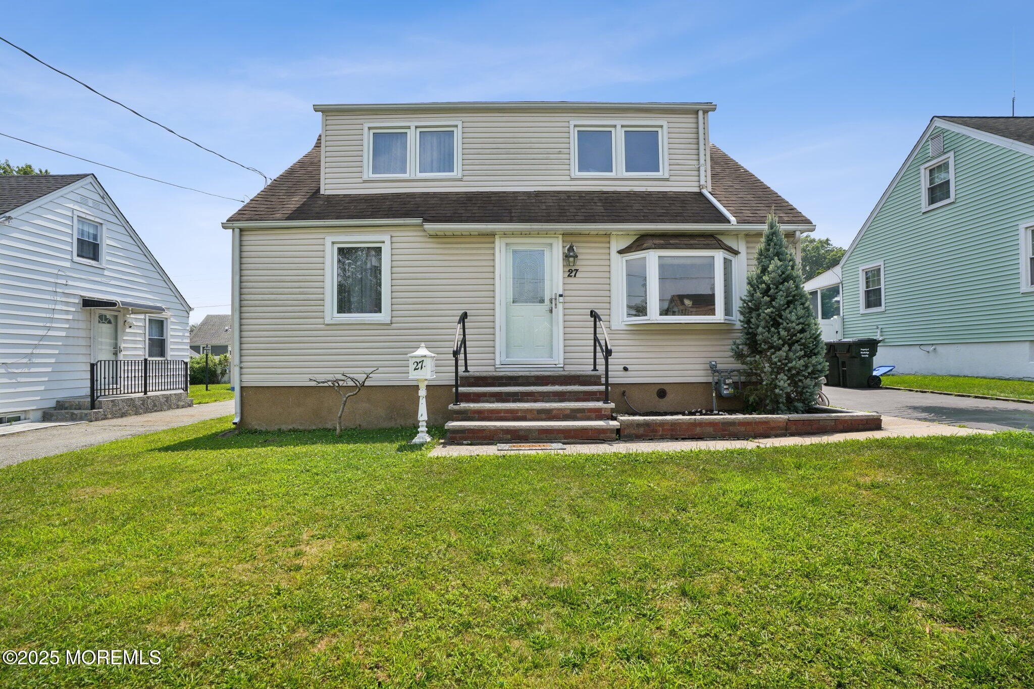 Currently Displayed Property Photo