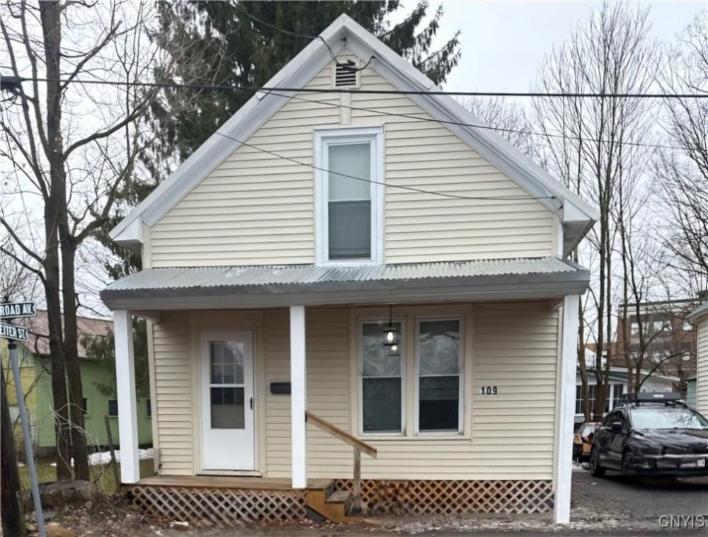 Currently Displayed Property Photo