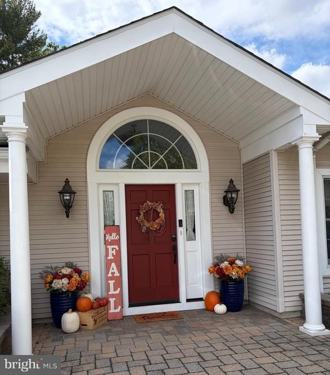 Currently Displayed Property Photo