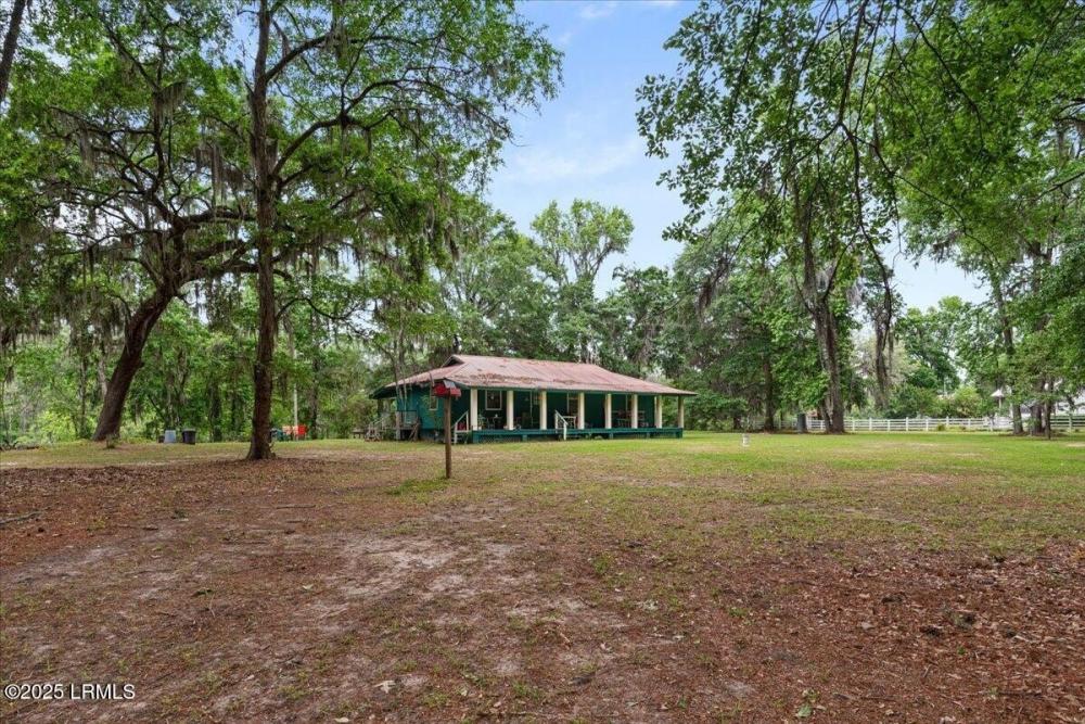 Currently Displayed Property Photo