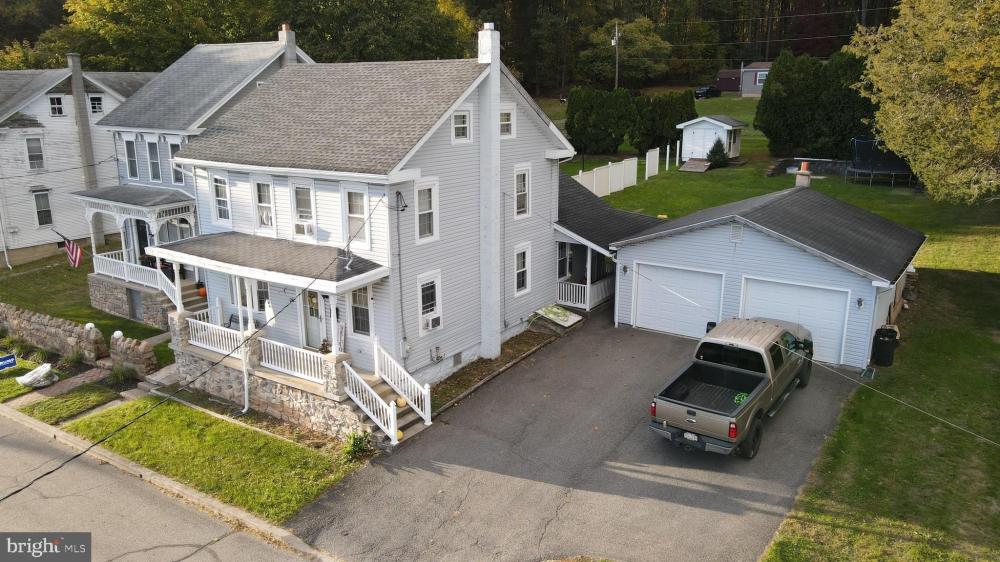 Currently Displayed Property Photo