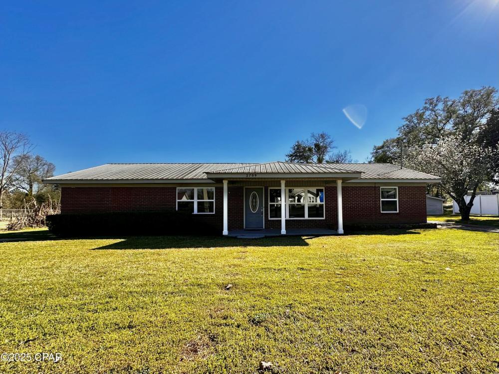 Currently Displayed Property Photo