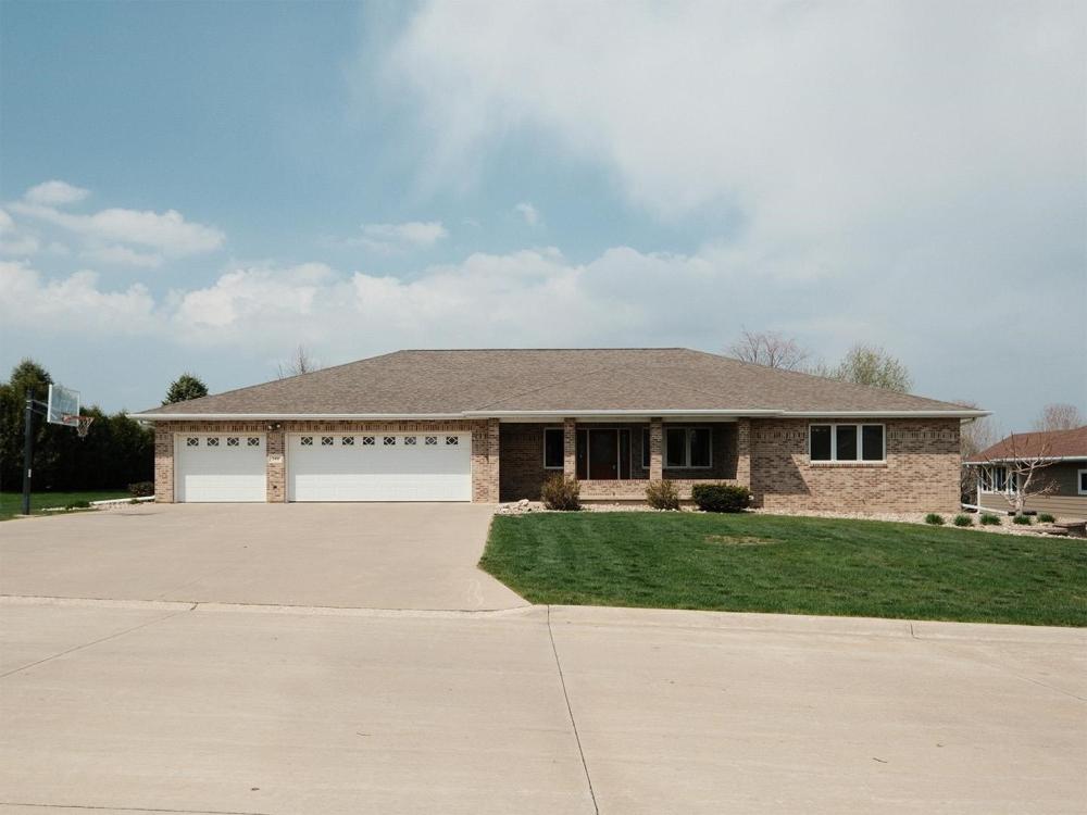 Currently Displayed Property Photo