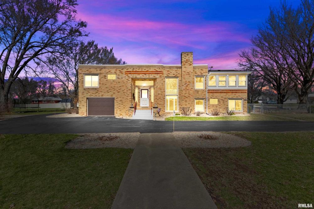 Currently Displayed Property Photo