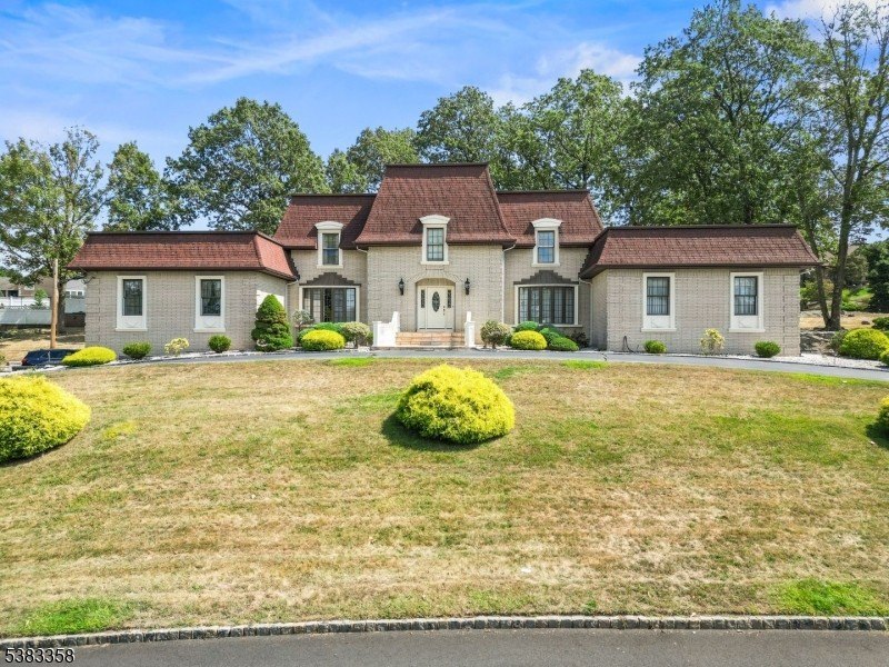 Currently Displayed Property Photo