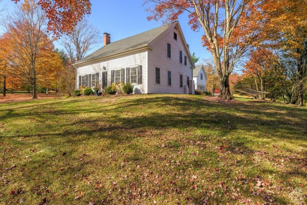 Currently Displayed Property Photo