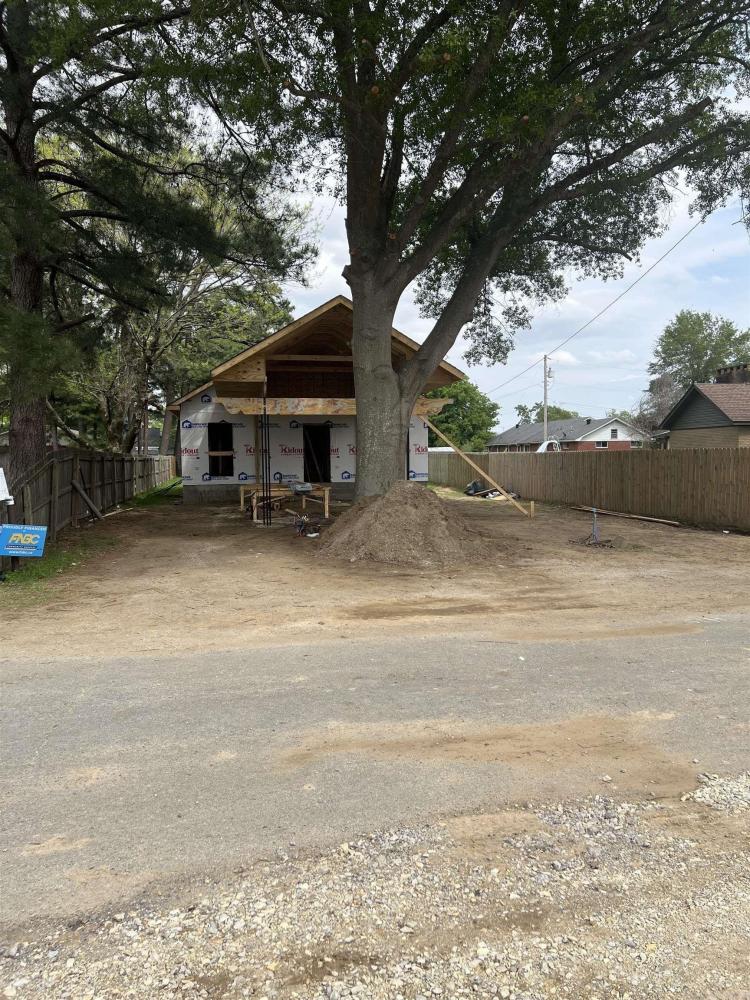 Currently Displayed Property Photo