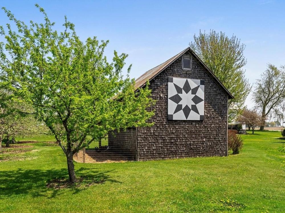 Currently Displayed Property Photo