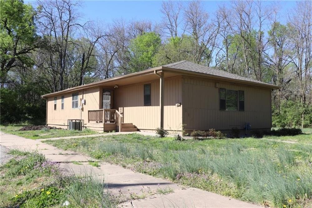 Currently Displayed Property Photo