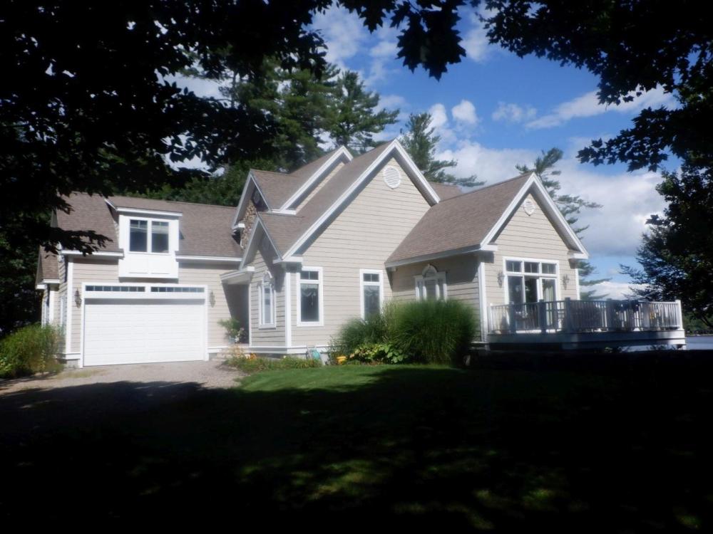 Currently Displayed Property Photo