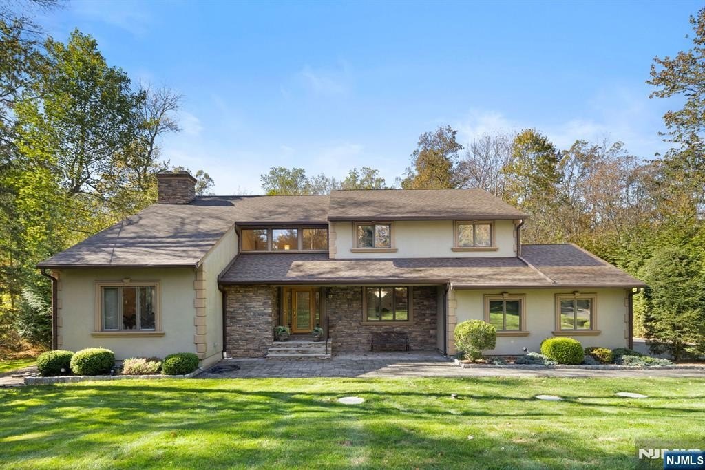 Currently Displayed Property Photo