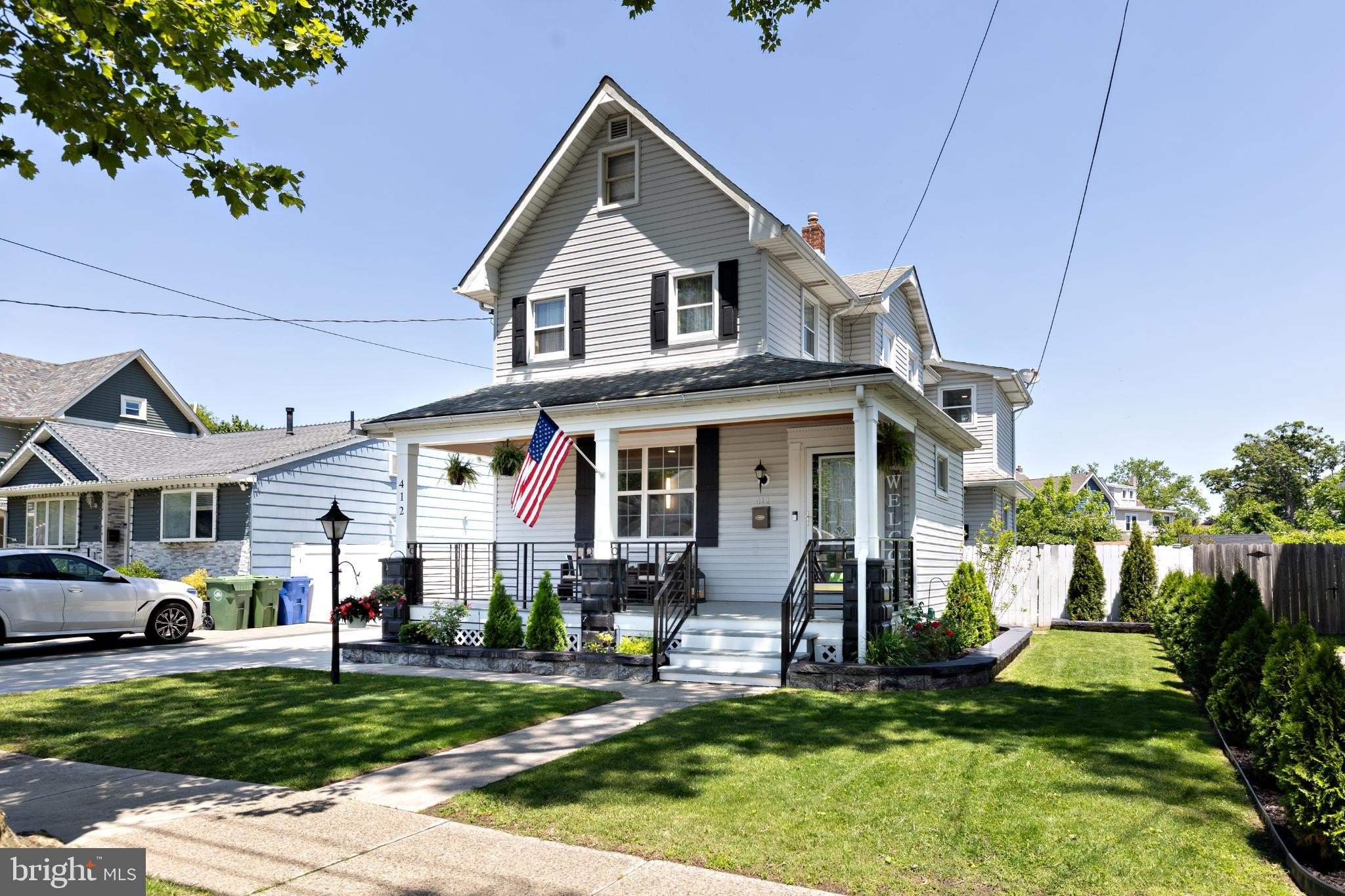 Currently Displayed Property Photo