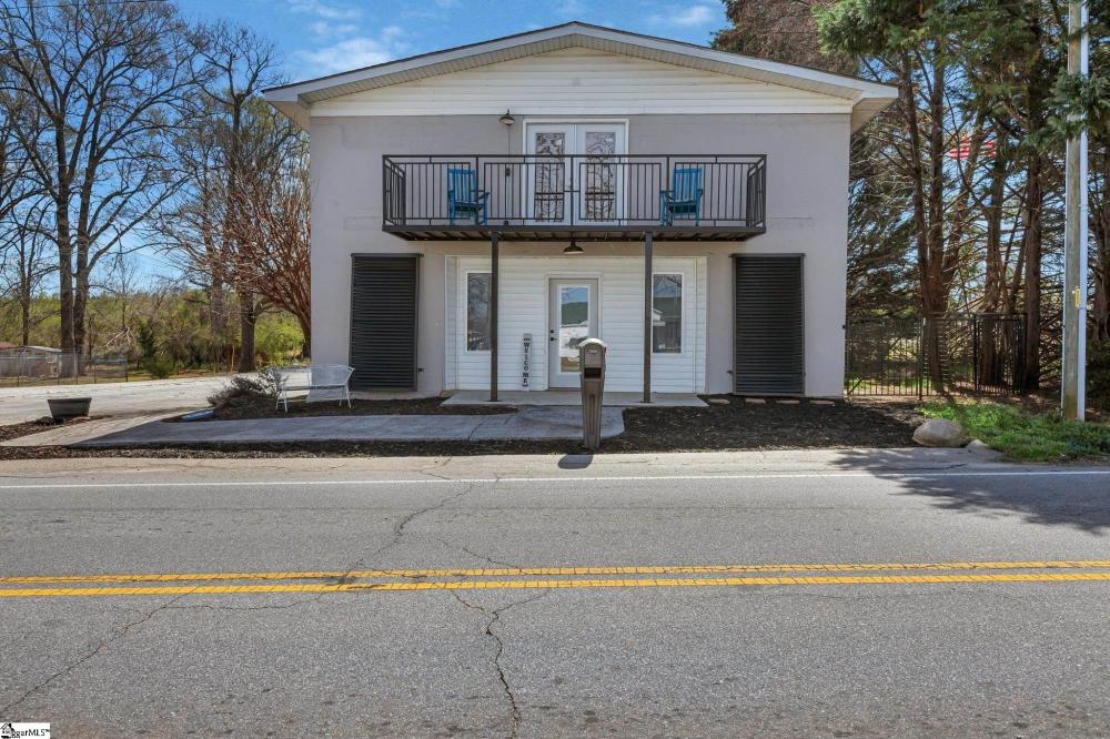 Currently Displayed Property Photo