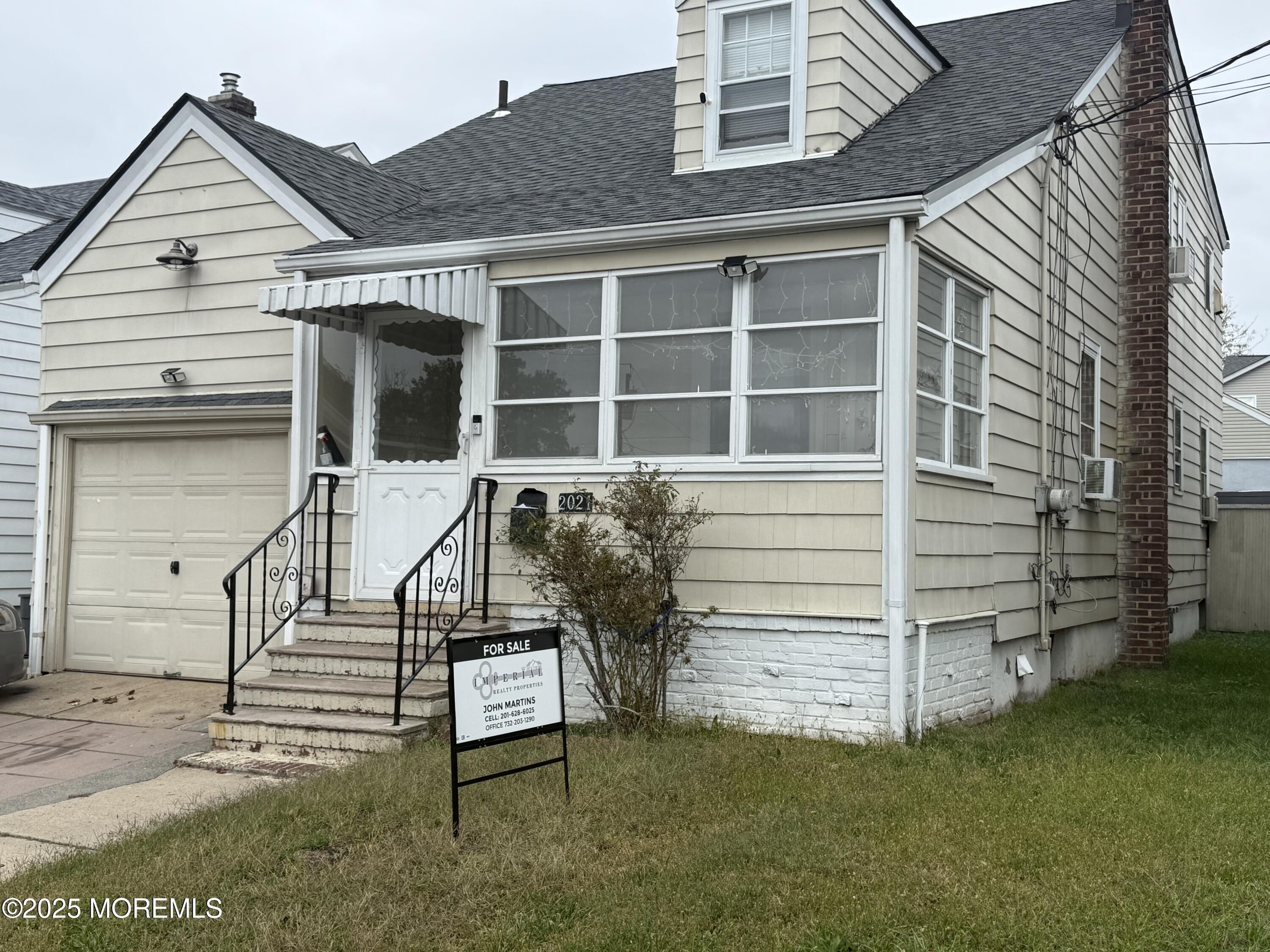 Currently Displayed Property Photo