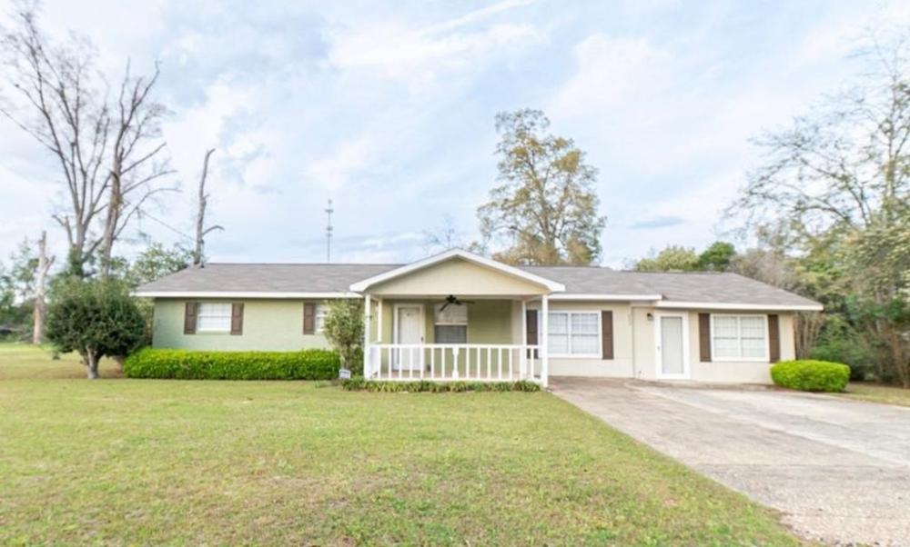 Currently Displayed Property Photo