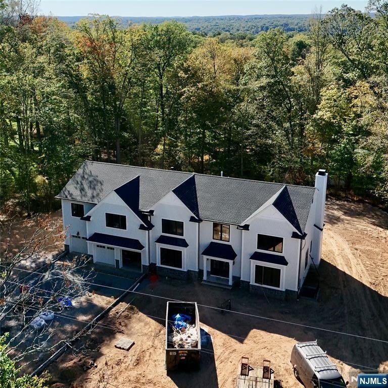 Currently Displayed Property Photo