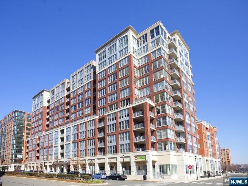 Currently Displayed Property Photo