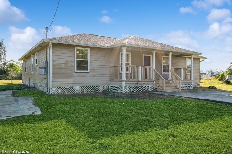 Currently Displayed Property Photo