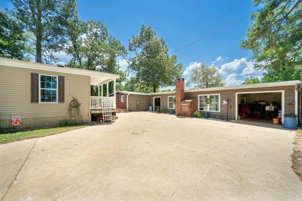 Currently Displayed Property Photo
