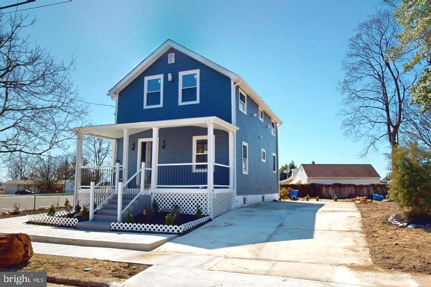 Currently Displayed Property Photo