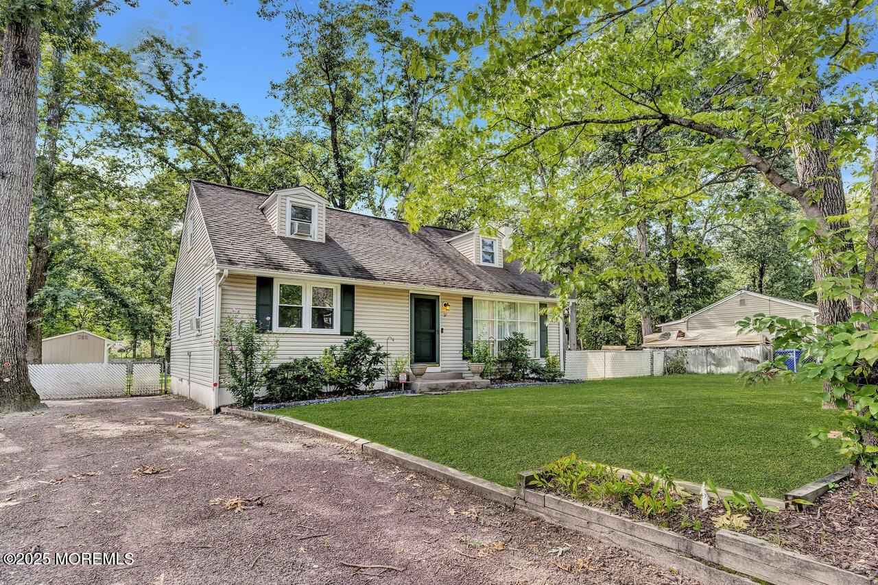 Currently Displayed Property Photo