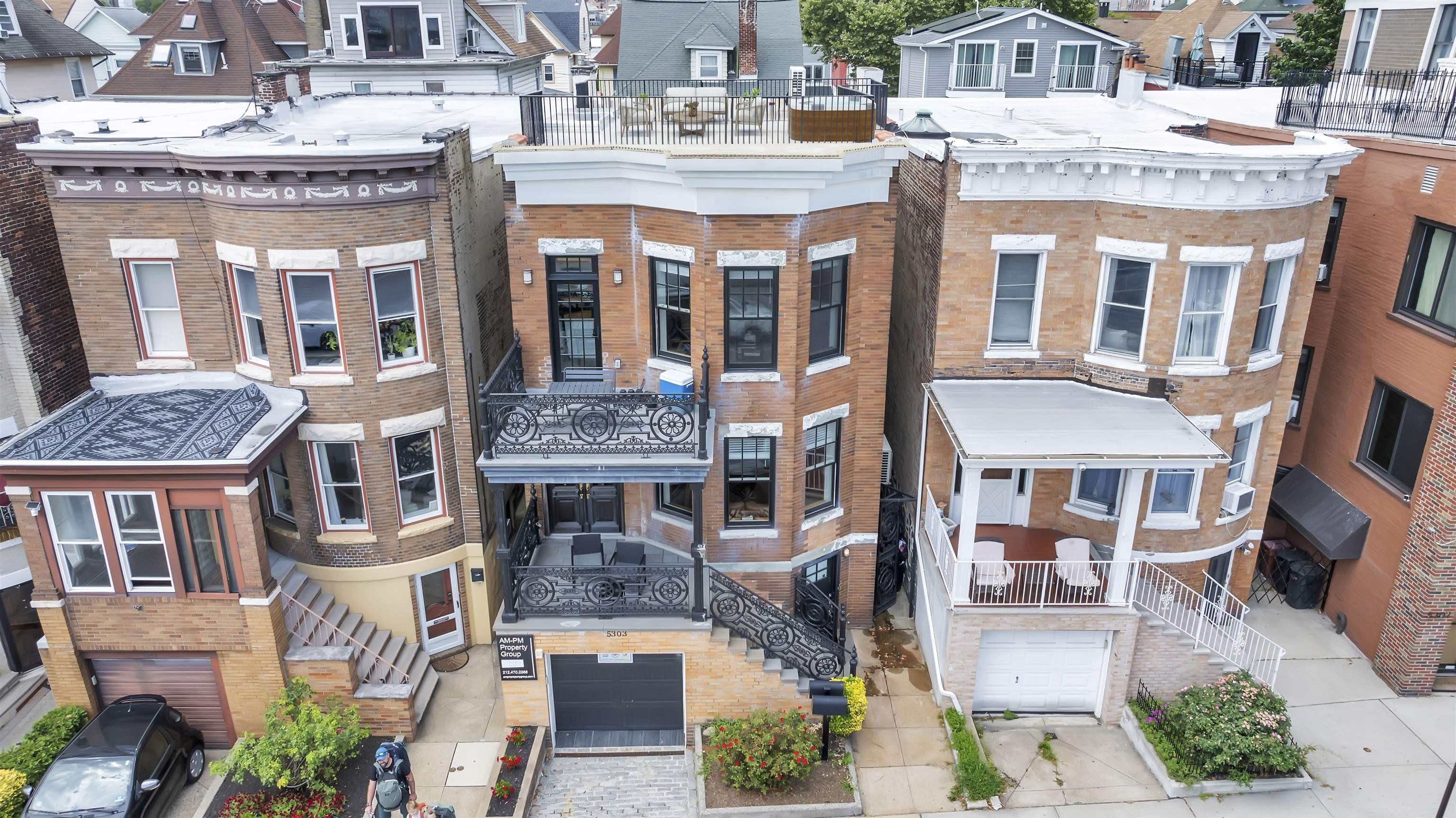 Currently Displayed Property Photo