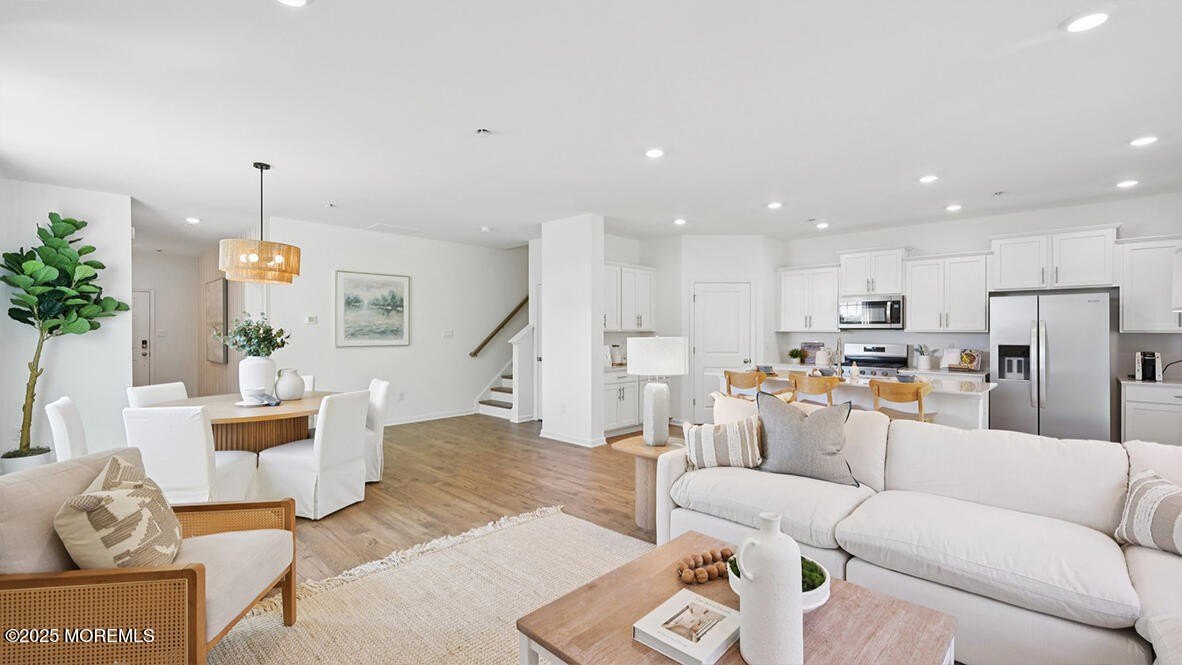 Currently Displayed Property Photo