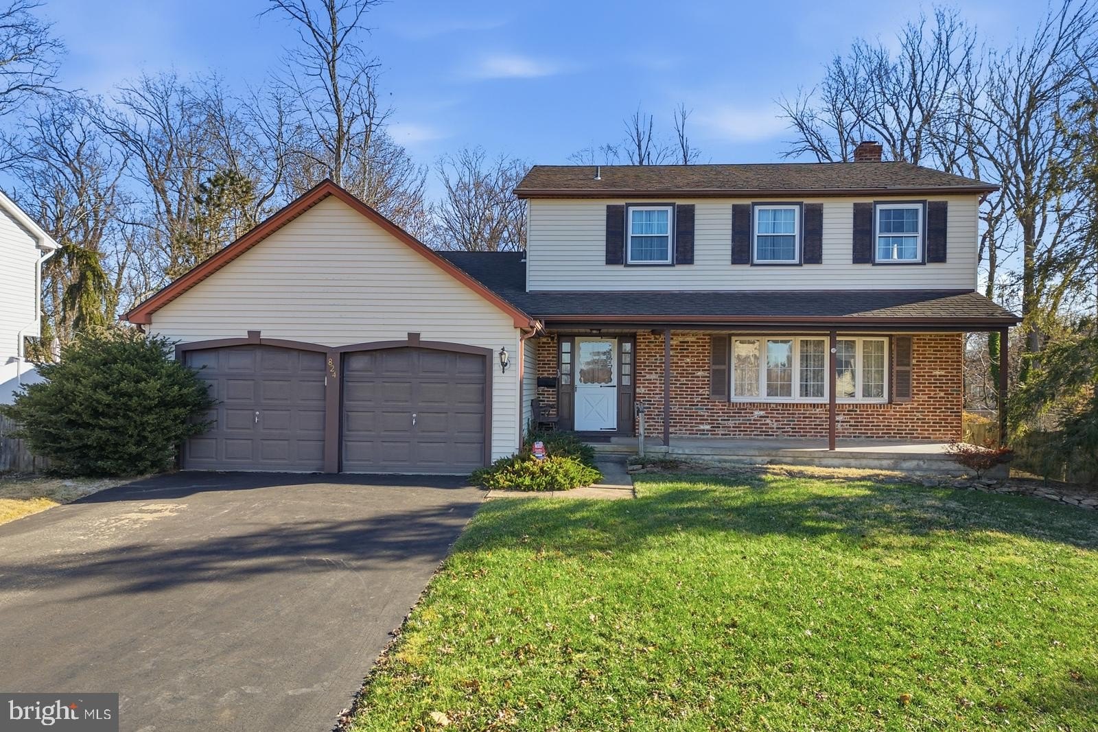 Currently Displayed Property Photo