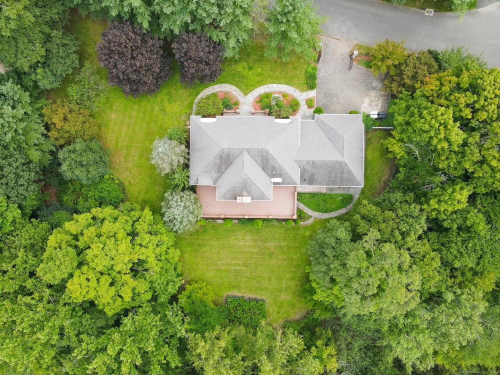 Currently Displayed Property Photo
