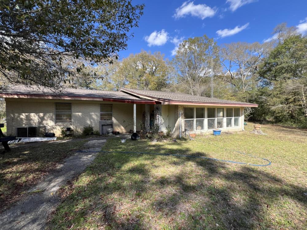 Currently Displayed Property Photo