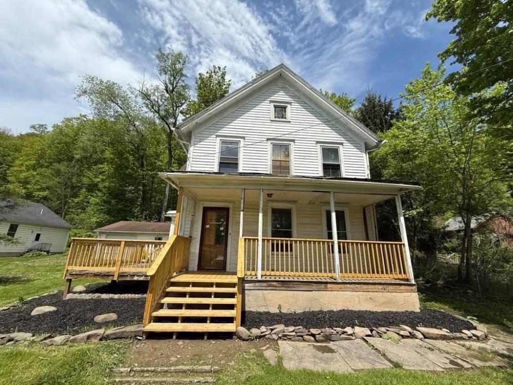 Currently Displayed Property Photo