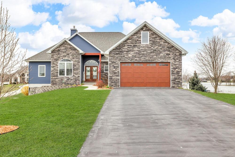 Currently Displayed Property Photo