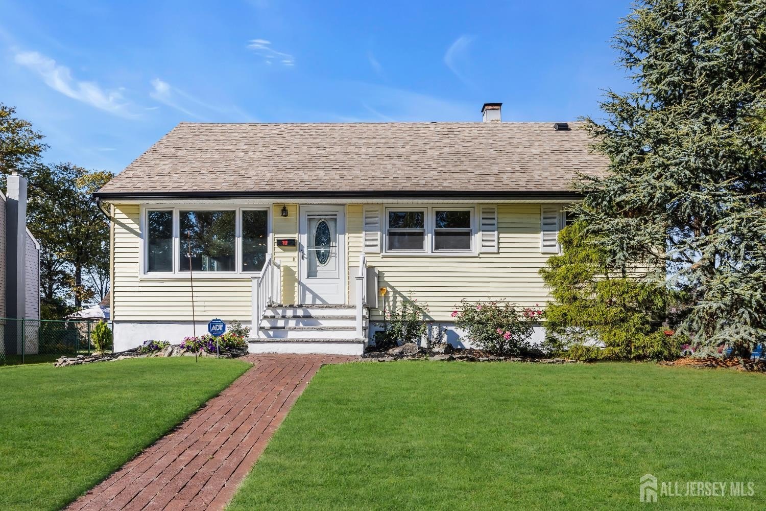 Currently Displayed Property Photo