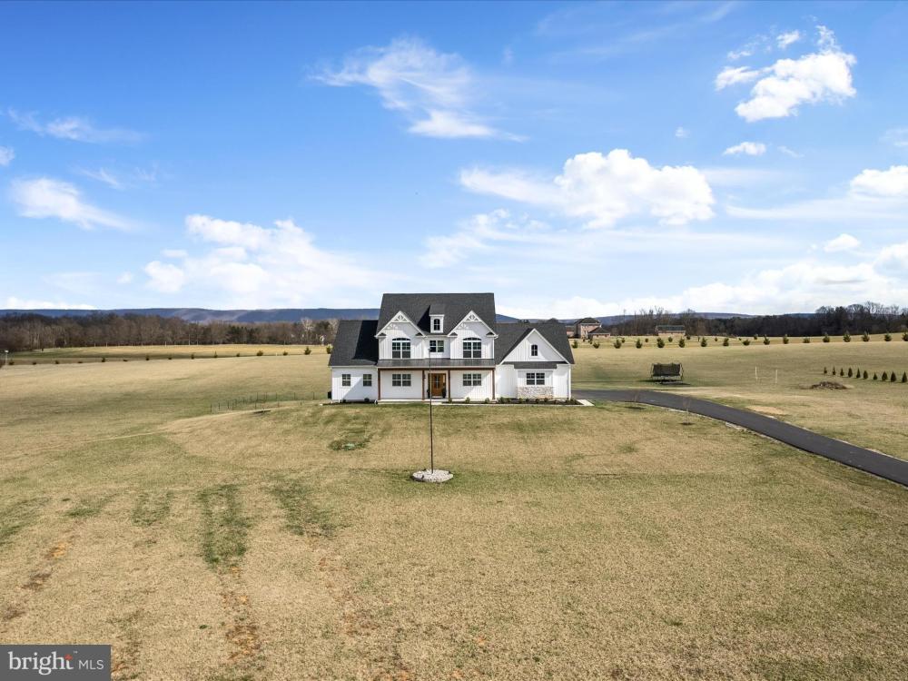 Currently Displayed Property Photo