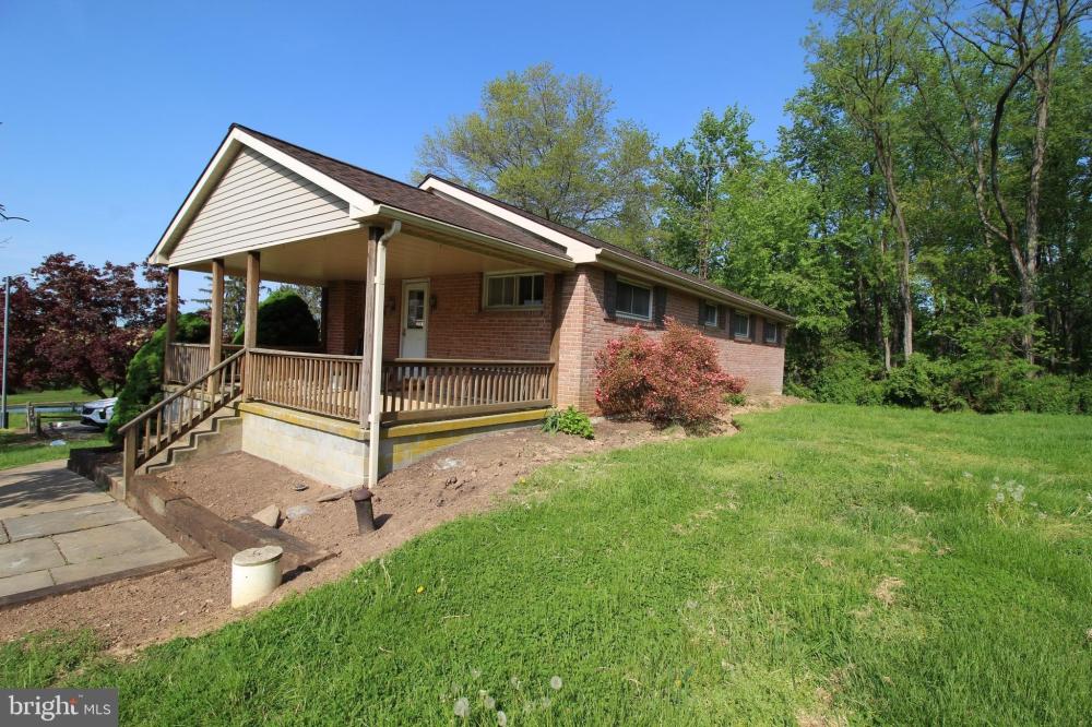 Currently Displayed Property Photo