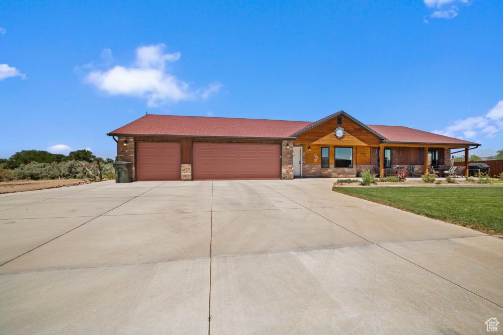 Currently Displayed Property Photo