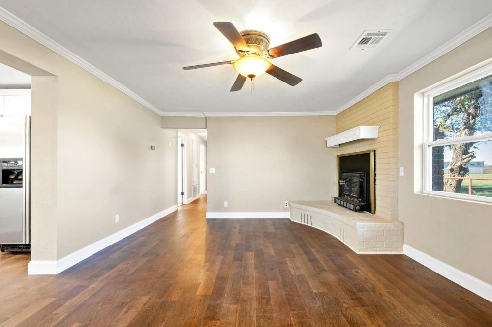 Currently Displayed Property Photo