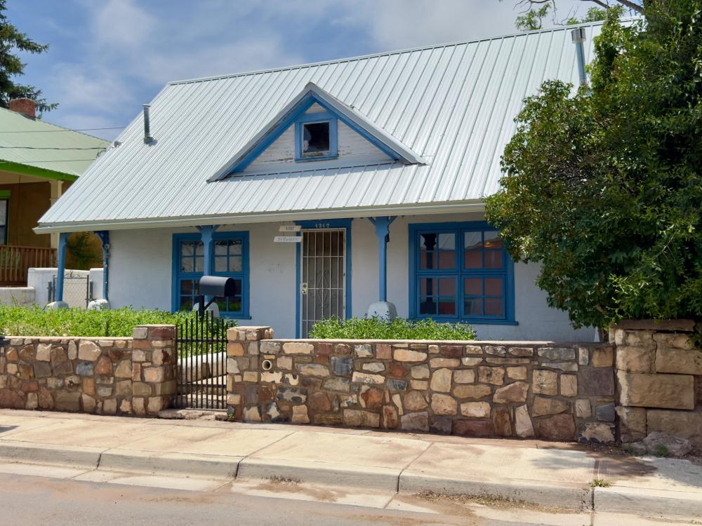 Currently Displayed Property Photo