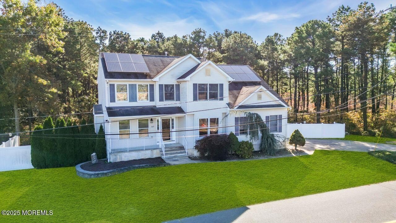 Currently Displayed Property Photo