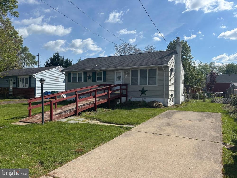 Currently Displayed Property Photo