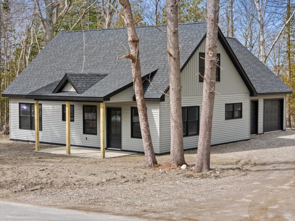 Currently Displayed Property Photo