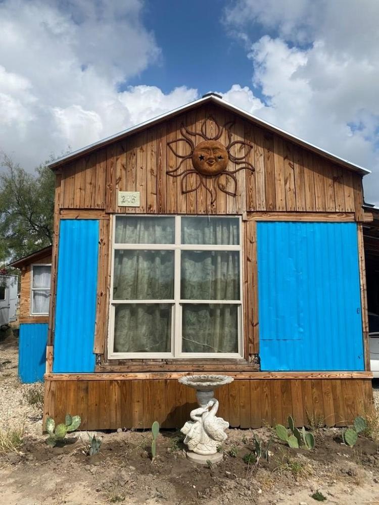 Currently Displayed Property Photo
