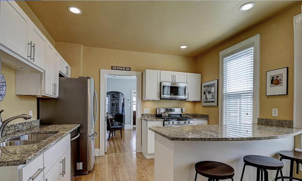 Currently Displayed Property Photo