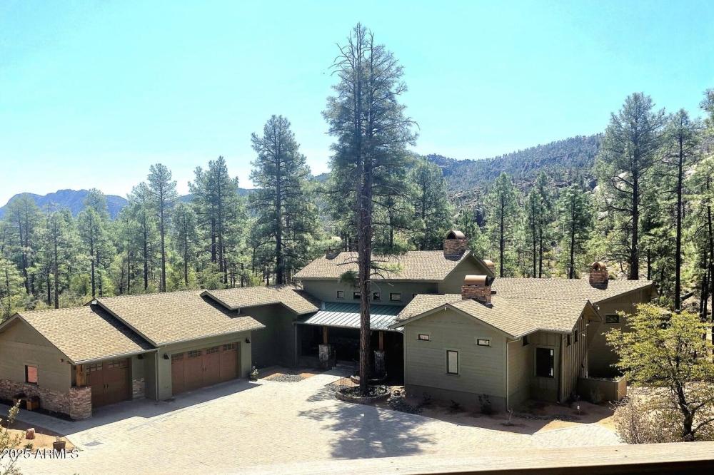 Currently Displayed Property Photo