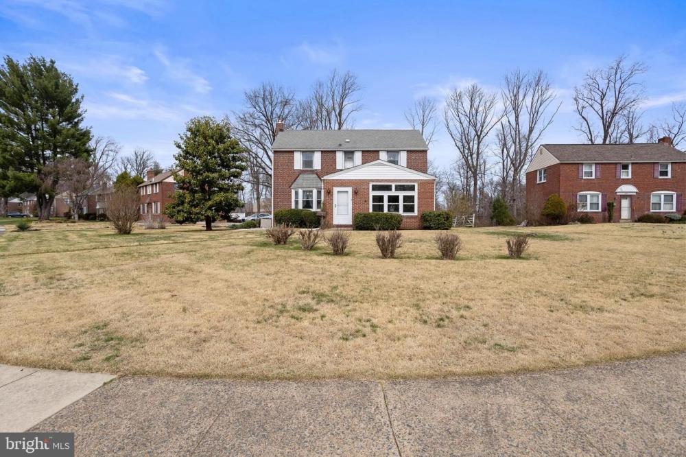 Currently Displayed Property Photo