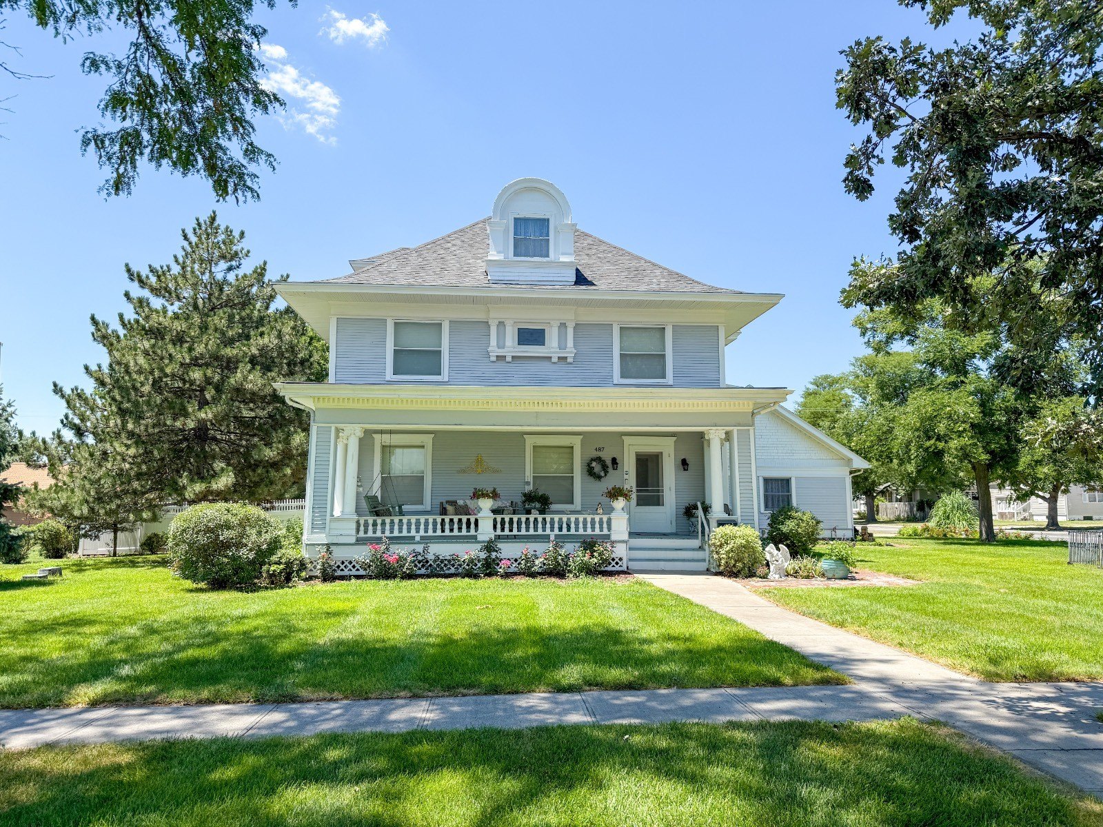 Currently Displayed Property Photo